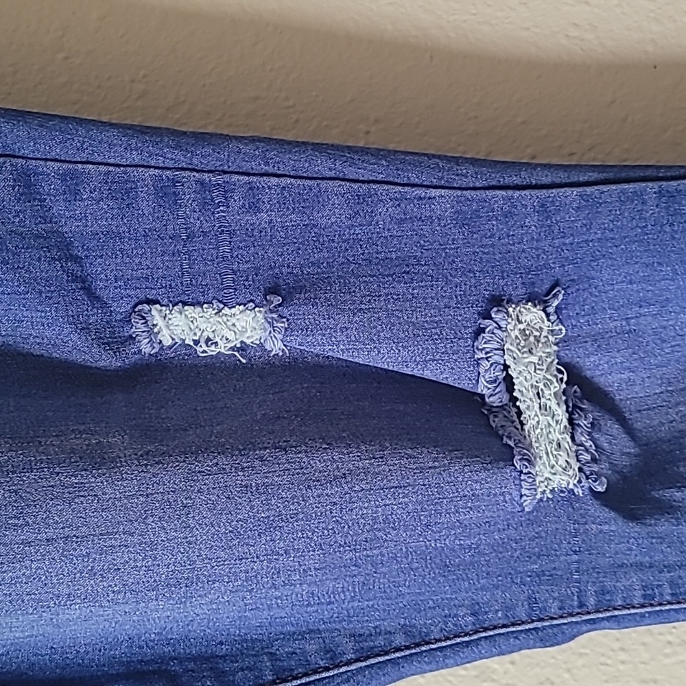 Guess Ripped Jeans - Picture 8 of 12